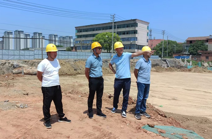黎德義到廣州路東延工程、昌東三路道路建設(shè)工程開展安全質(zhì)量檢查
