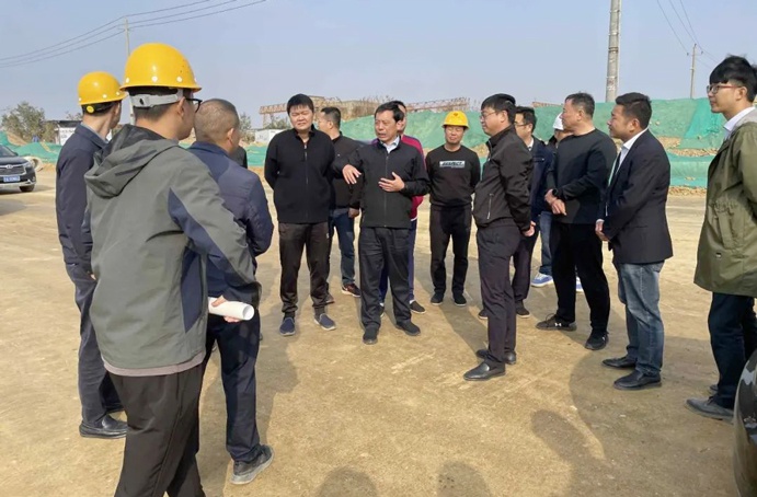 市政公用集團萬義輝深入朱橋東路綜合管廊及基礎設施建設工程、昌東三路道路建設工程檢查指導