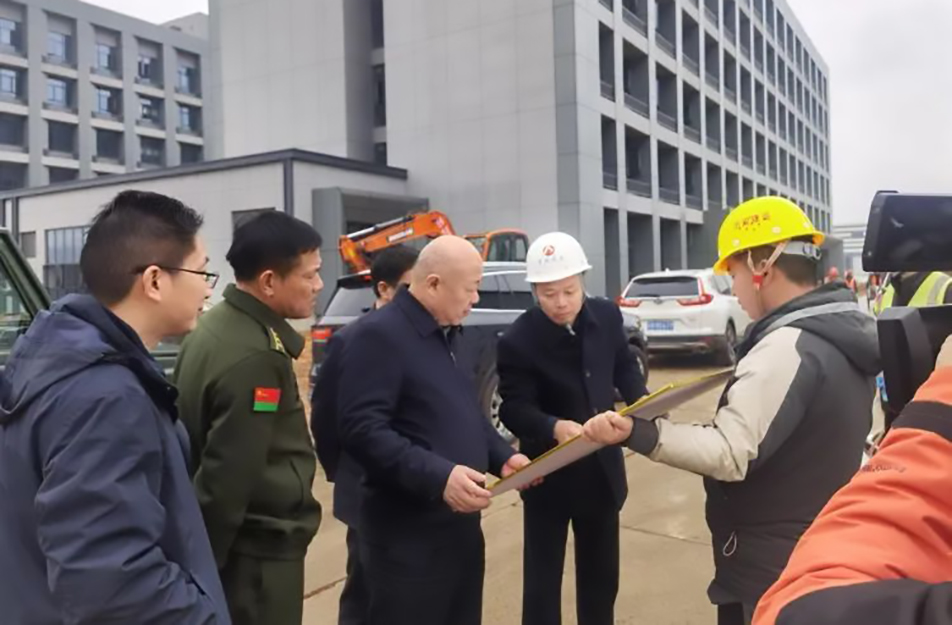 新建區(qū)人大常委會(huì)黨組書記、主任錢和平來到市政綠色建材科技產(chǎn)業(yè)園項(xiàng)目調(diào)研