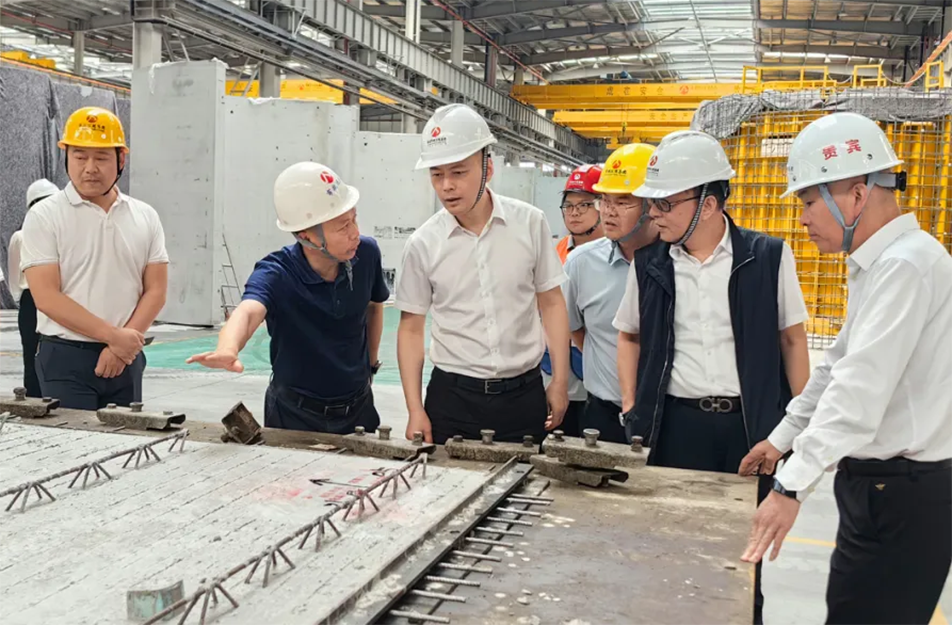 葛威敏到綠色產(chǎn)業(yè)園、新建區(qū)人民醫(yī)院二部項目調(diào)研