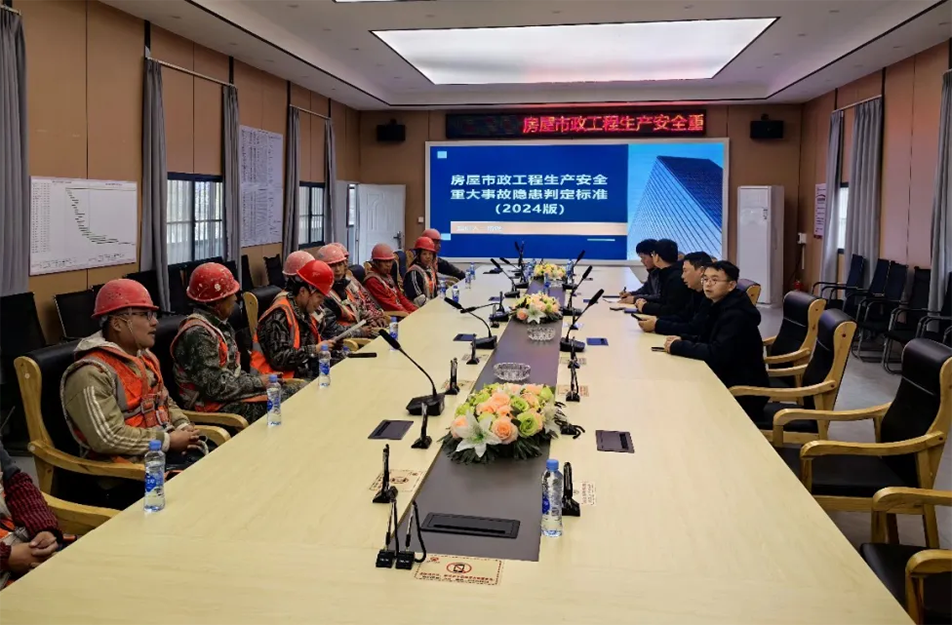 高處作業(yè)安全培訓(xùn)｜腳手架搭設(shè)、防墜落措施與事故警示教育